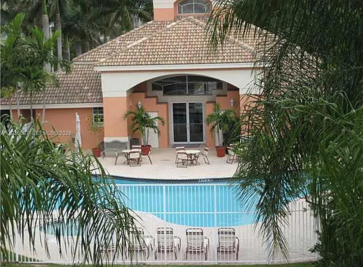 Photo - 6900 SW 39th St Unit 113K