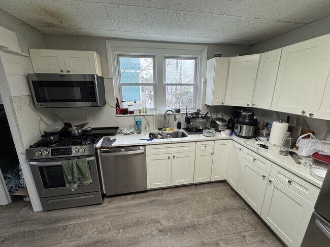 Photo - 9 Burnham St Unit 1