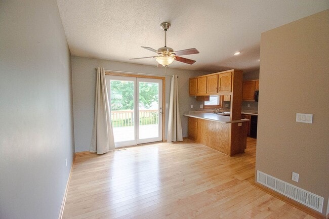 Photo - Pet friendly Country Club Manor home with fenced yard!