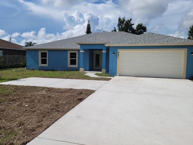 Building Photo - 941 SW California Blvd Rental