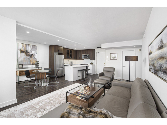 Photo - 2465 Hurontario Street