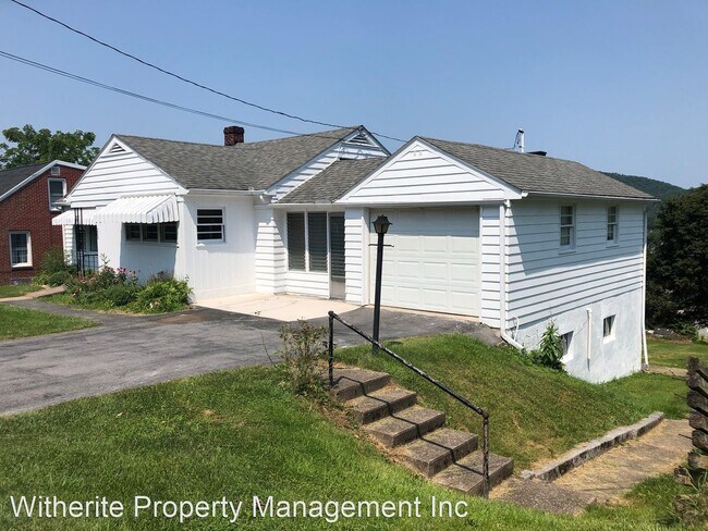 Photo - 3 br, 1 bath House - 209 Burnside Street