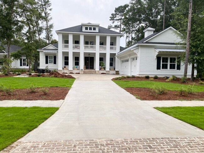 Pool/ Waterfront/ Custom Home in Waterways! - Pool/ Waterfront/ Custom Home in Waterways!