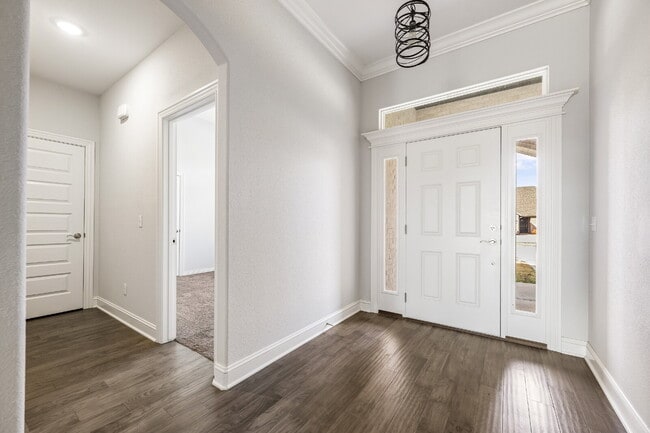 Photo - 2016 W Chandler Ave Apartment