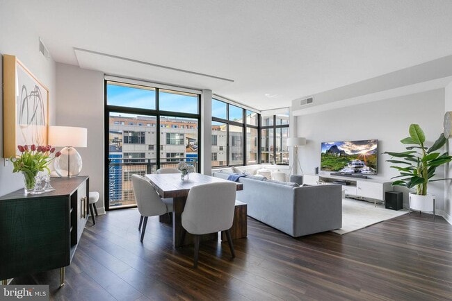 Photo - 460 New York Ave NW Unidad 607