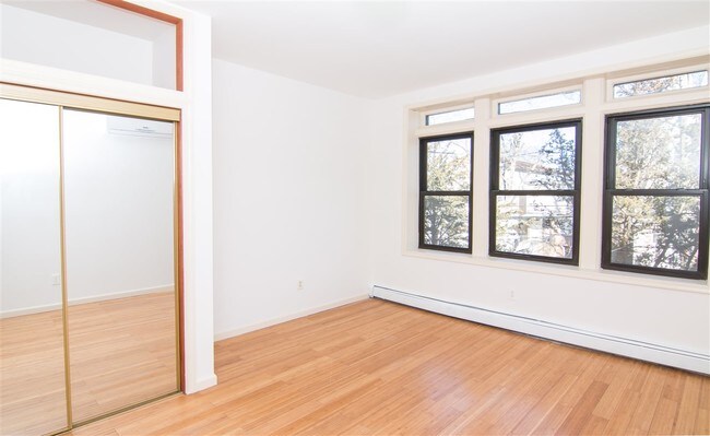 Photo - 21 Woodlawn Ave