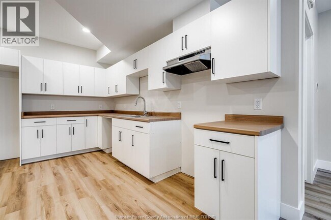 Photo - 21293 Harbour Rd