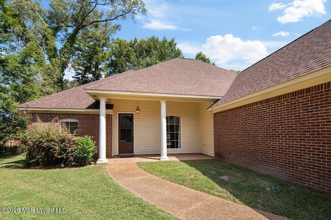 Photo - 102 Avery Forest