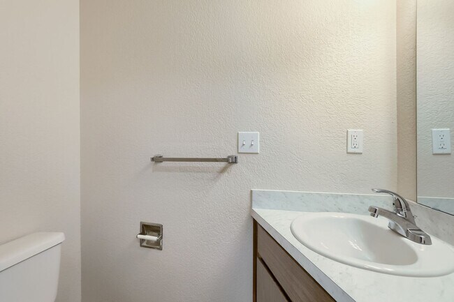 Photo - 6931 Rainier Dr Unit 31-07
