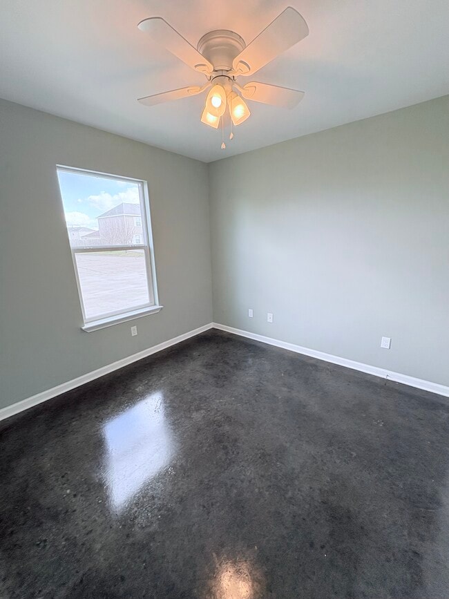 Photo - 1610 Dehart Dr