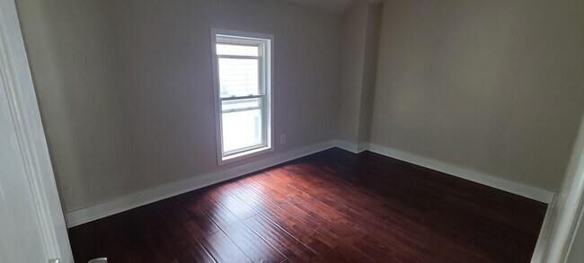 Photo - 2590 W 11th St Unidad Up