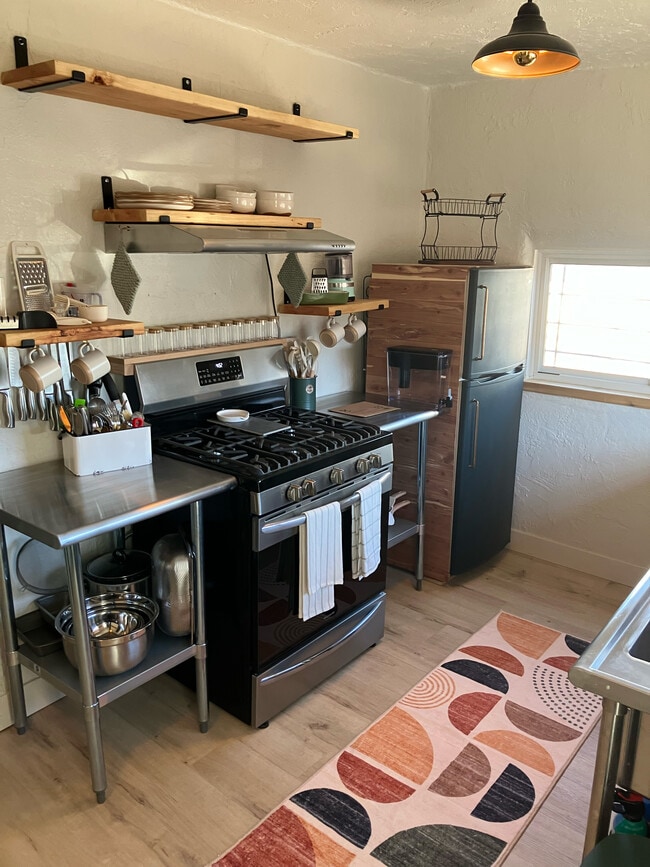 Photo - 912 7th St NW