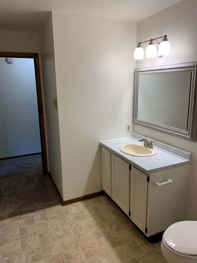 Photo - 518 Bluebird Ct