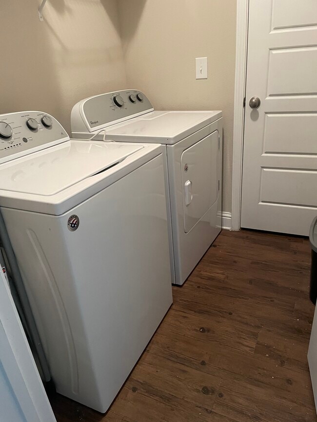 Photo - 6891 Spaniel Dr