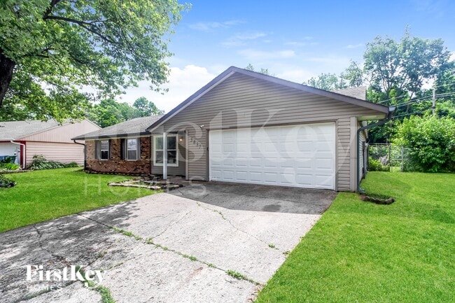 Photo - 5837 Walsham Way
