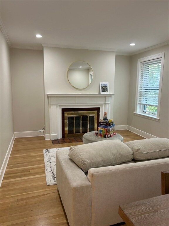 Building Photo - 313 Tappan St Unit 3 Rental