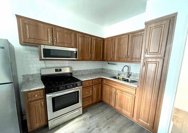 Photo - 25-52-52 73rd St Unidad 1