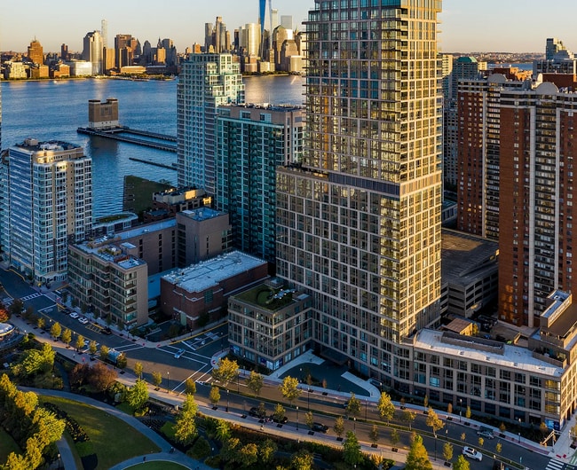 Building Photo - 75 Park Ln S