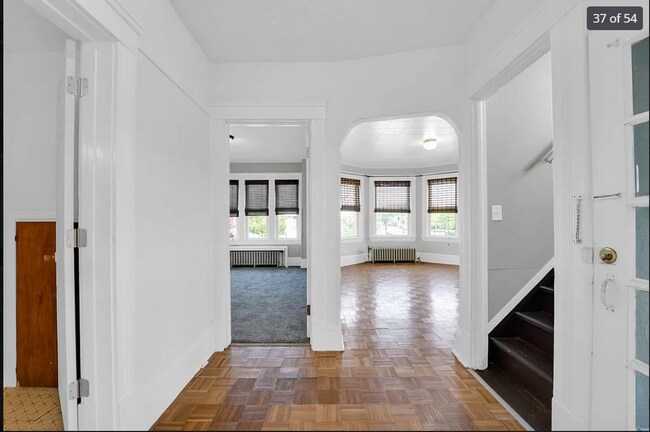 Photo - Renovated - 3 Bedroom Duplex Unit 14224 Franklin