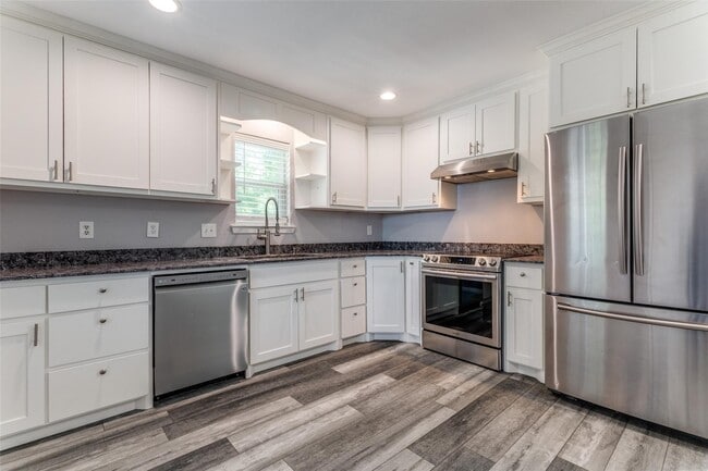 Photo - 606 Ridgeline Dr