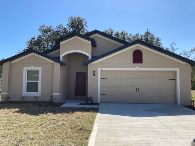 Like New 4/2/2 with screened in porch. - Like New 4/2/2 with screened in porch. Casa