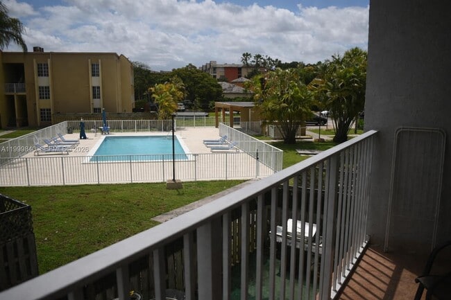 Photo - 5231 Geneva Ct Unit 204