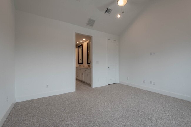 Photo - 4057 Leeland St