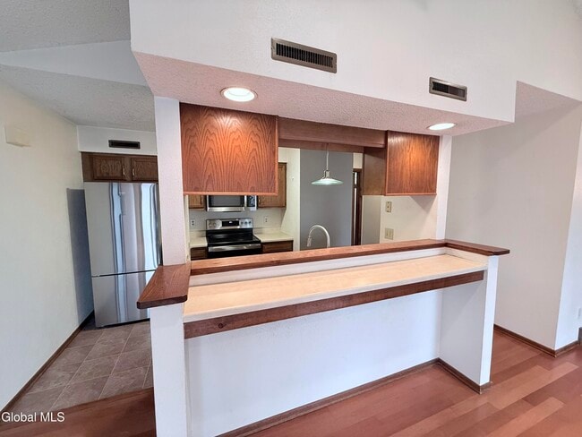 Photo - 208 Yorktown Dr