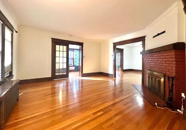 Photo - 672 Sumner Ave