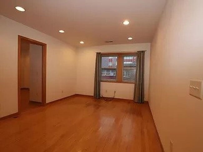 Photo - 520-524 S Park St Unit 522-202