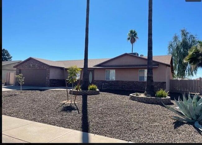 Photo - 4015 E Friess Dr