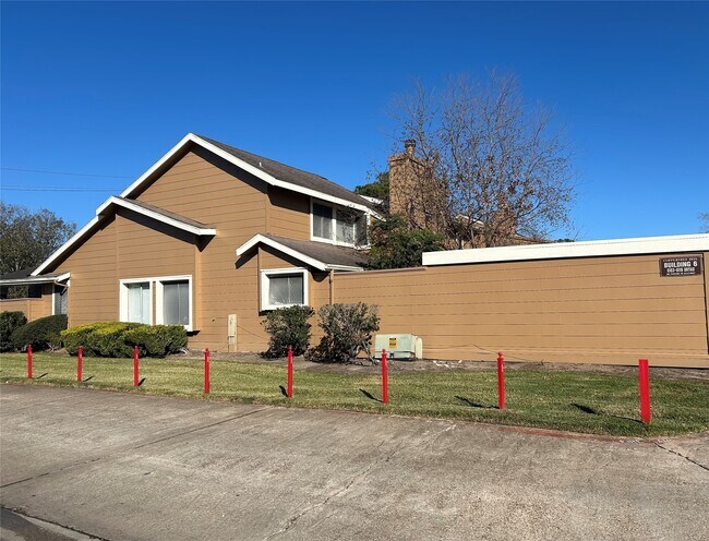 6119 Dryad Dr