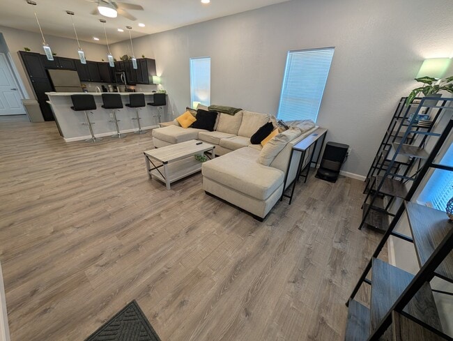 Photo - 118 Canadian St