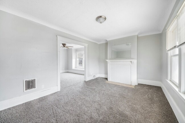 Photo - 10516 Massie Ave