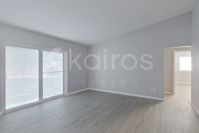 Photo - 422 David Dr