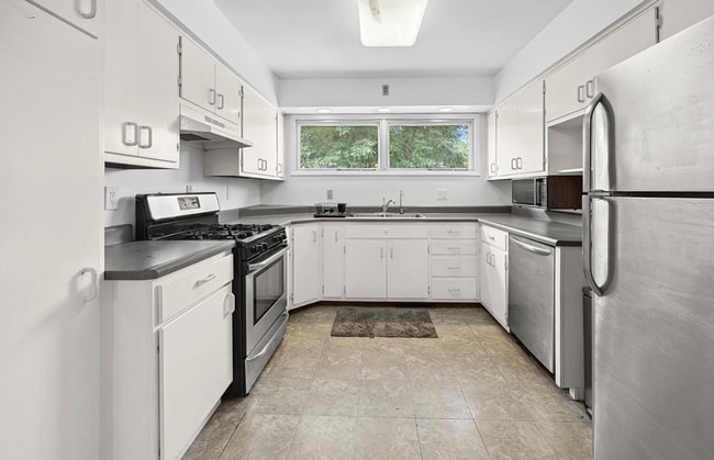 Photo - 4-Bedroom 2-bath in West Lafayette!