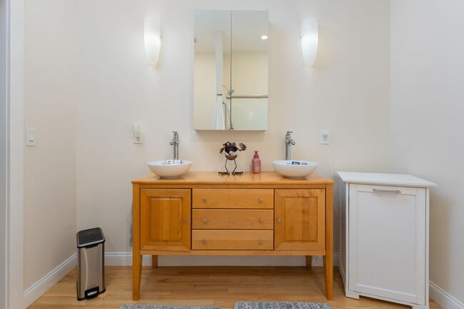 Photo - 211 Lewis Dr