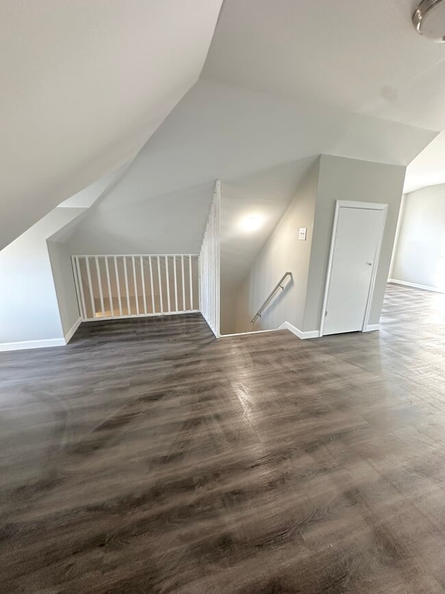 Building Photo - 349 Westminster St Unit 349