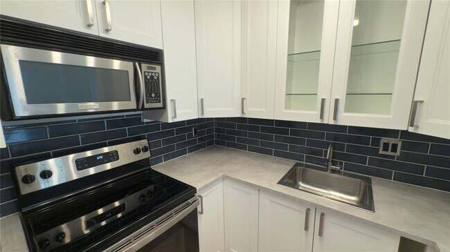 Photo - 251 S Cypress Rd Unidad 127