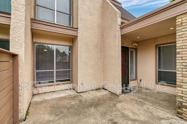 Photo - 3121 Park Ln