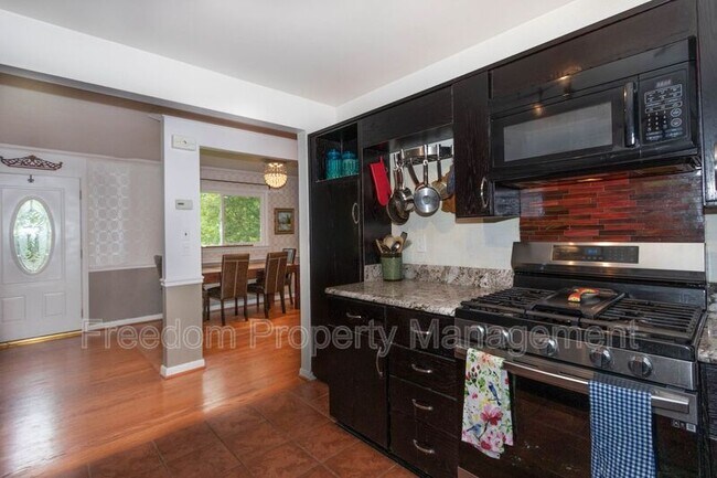 Photo - 5914 Ridge View Dr