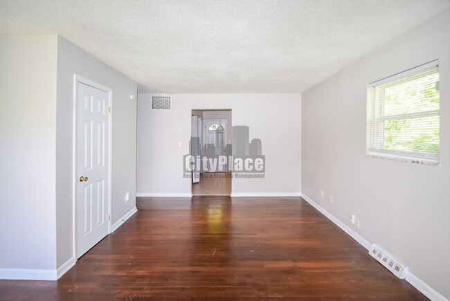 Photo - 2404 N Lesley Ave