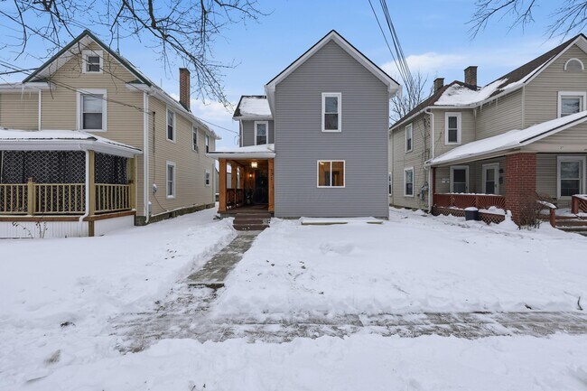 Photo - 321 W Columbia St