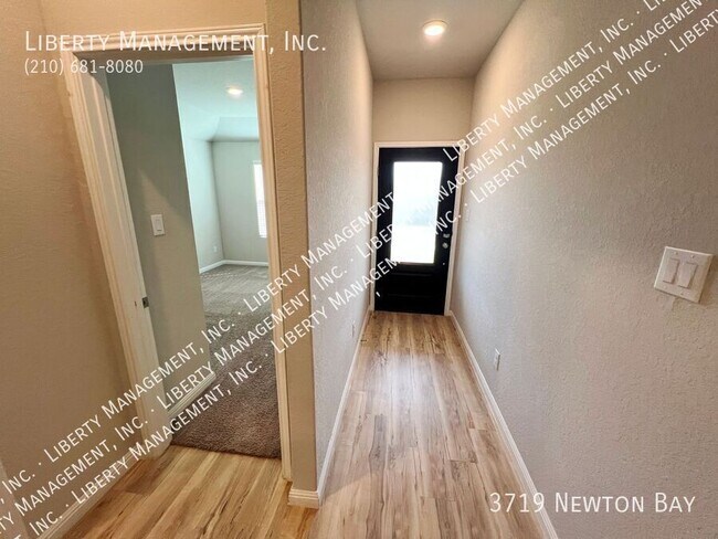 Photo - 3719 Newton Bay