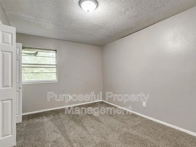 Photo - 6814 Lancer Ln