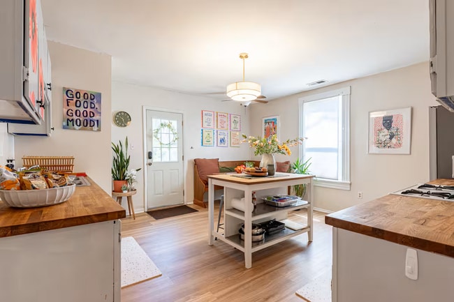 Photo - 114 Whitefoord Ave SE