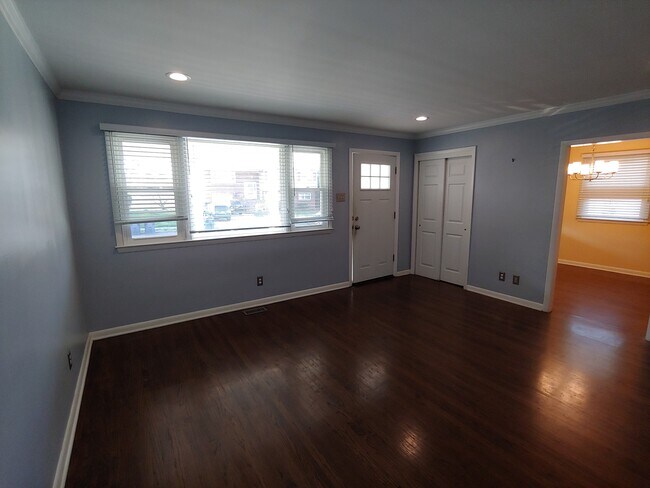 Photo - 8 Cornell Ave