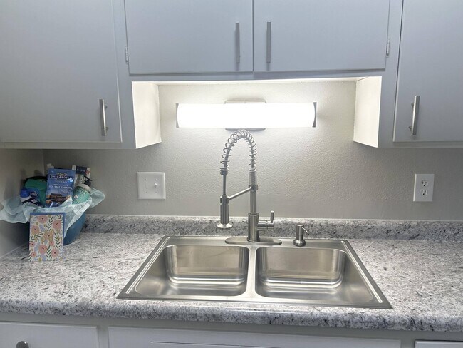 Richfield Square Apartments