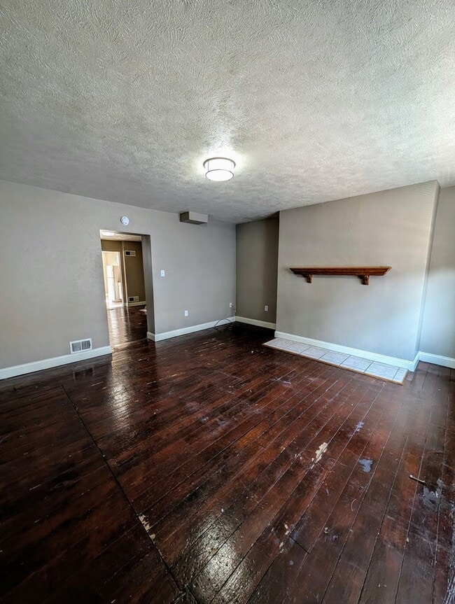 Photo - 1812 Jane St