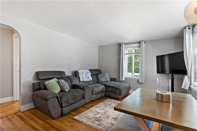 Photo - 81 Easton Ave